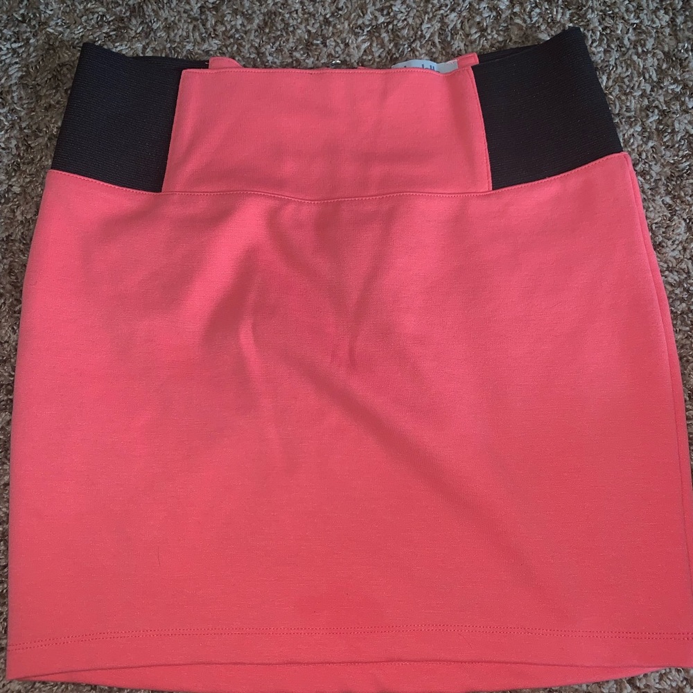 Coral mini skirt